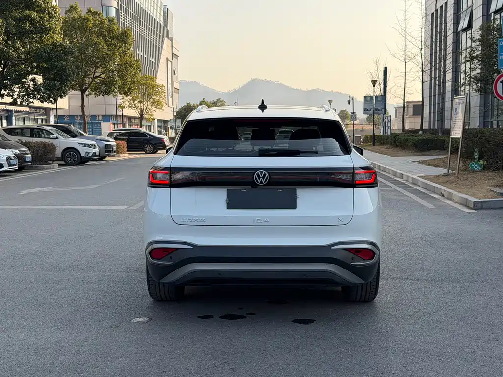 VOLKSWAGEN ID.4 X