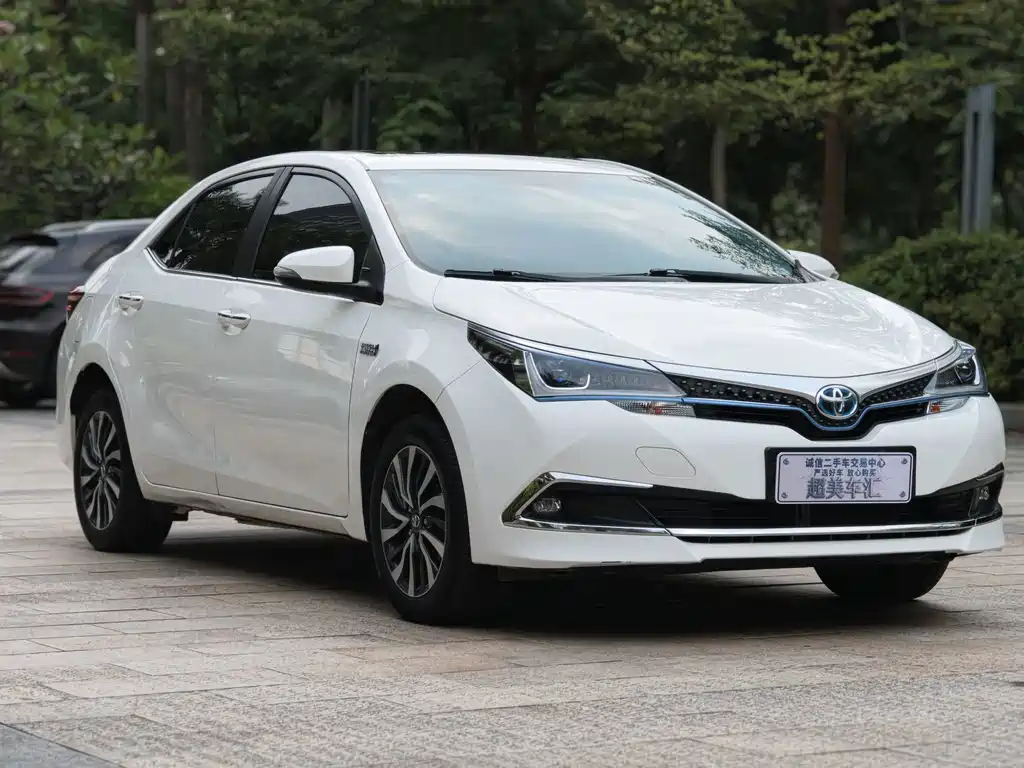 Toyota Corolla Hybrid — миниатюра 3
