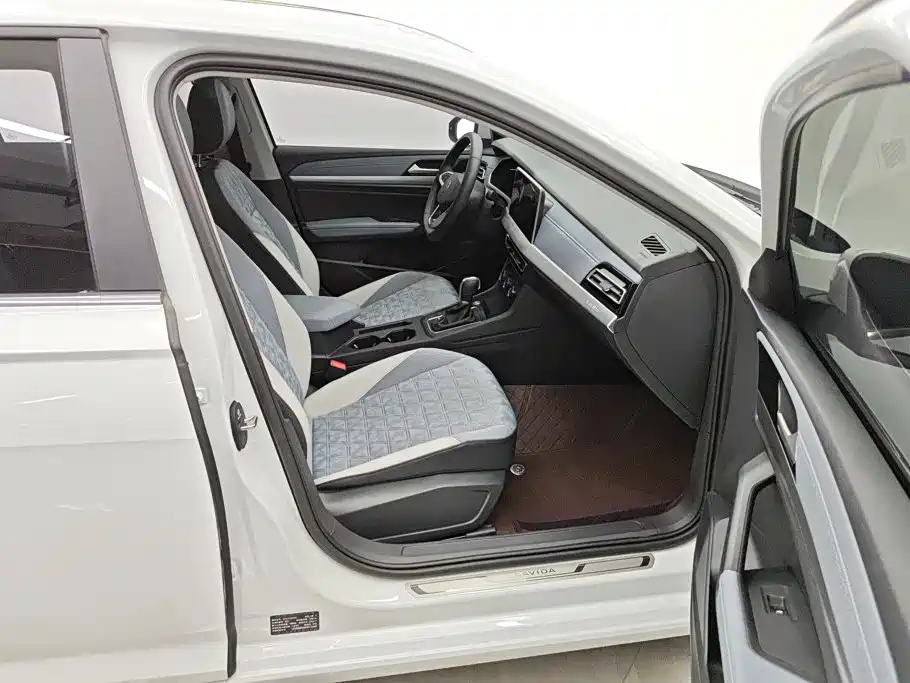 Volkswagen Lavida — миниатюра 8