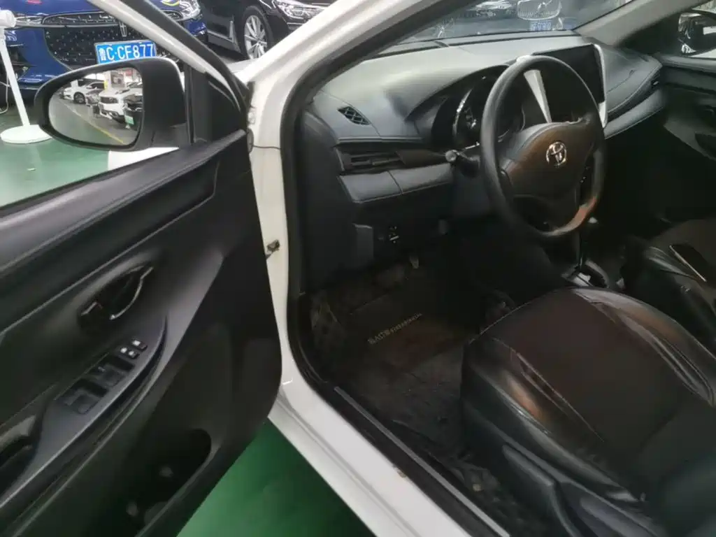 Toyota Yaris L — миниатюра 16