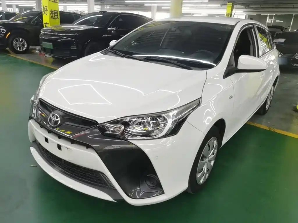 Toyota Yaris L — миниатюра 2