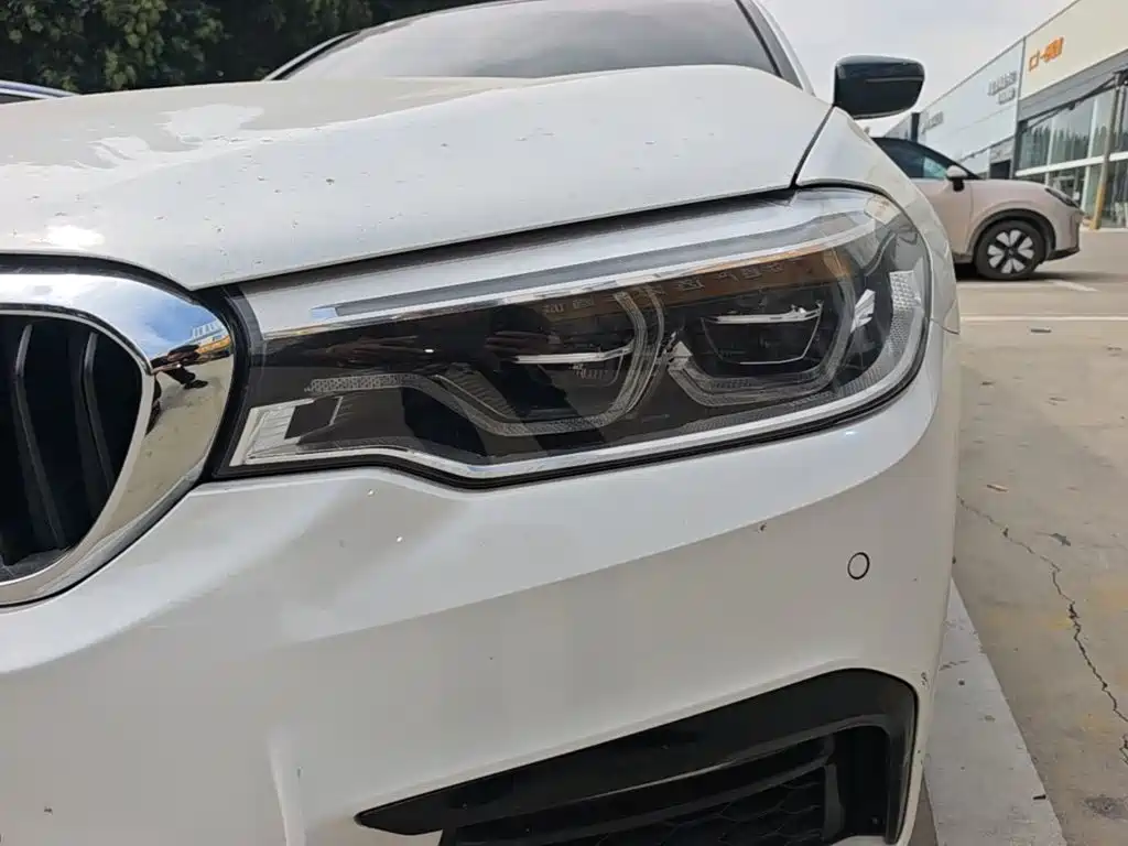 BMW 5 Series — миниатюра 24