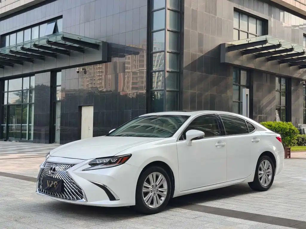 Lexus ES — миниатюра 2