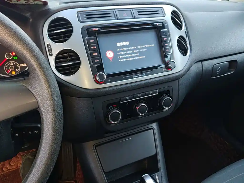 Volkswagen Tiguan — миниатюра 13