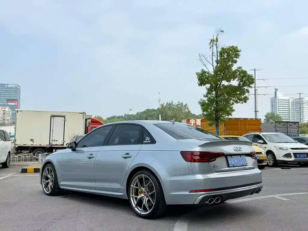 Audi S4 — миниатюра 9