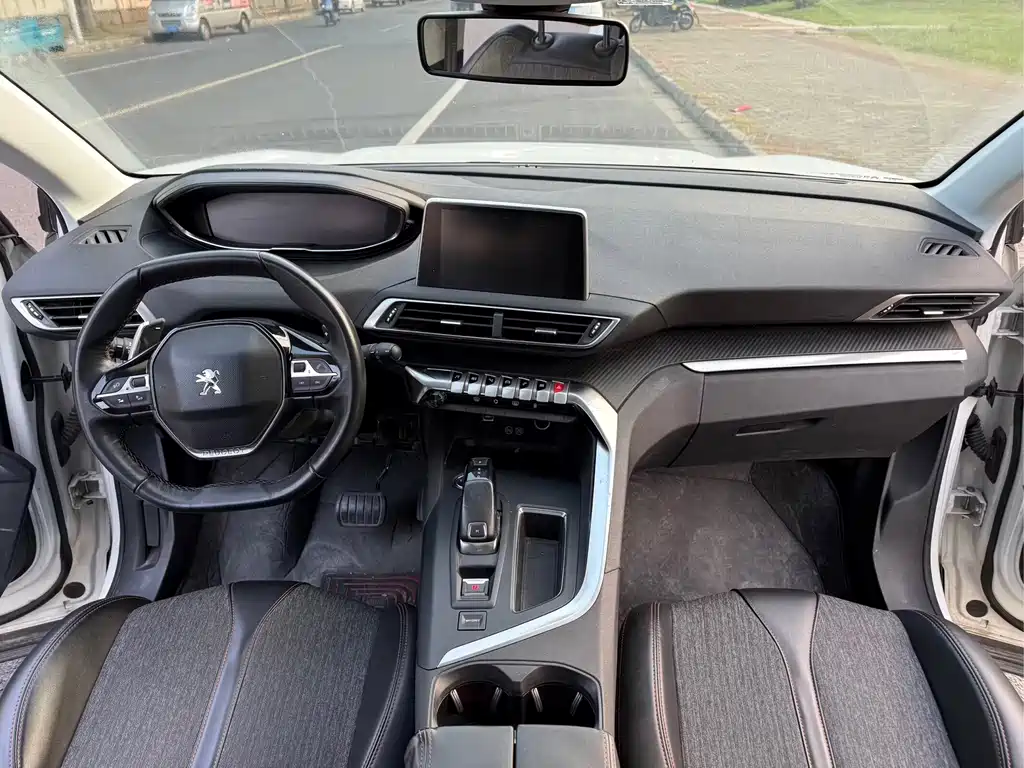 Peugeot 5008 — миниатюра 9