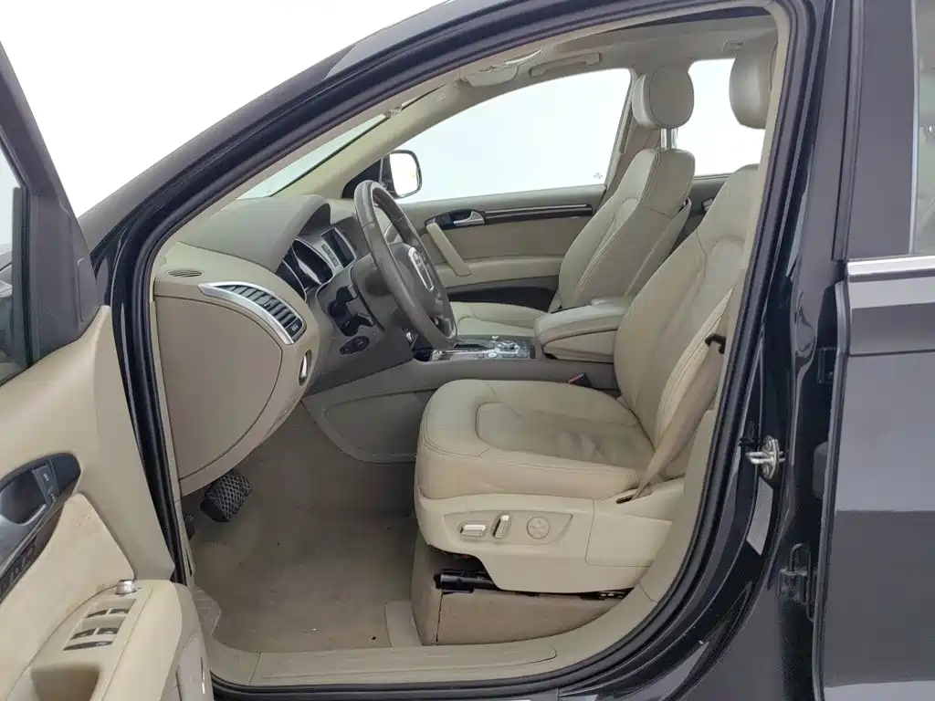 Audi Q7 — миниатюра 10