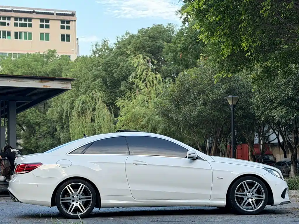 Mercedes-Benz E-Class (Import) E 200 Coupe Lively Edition, фото 7