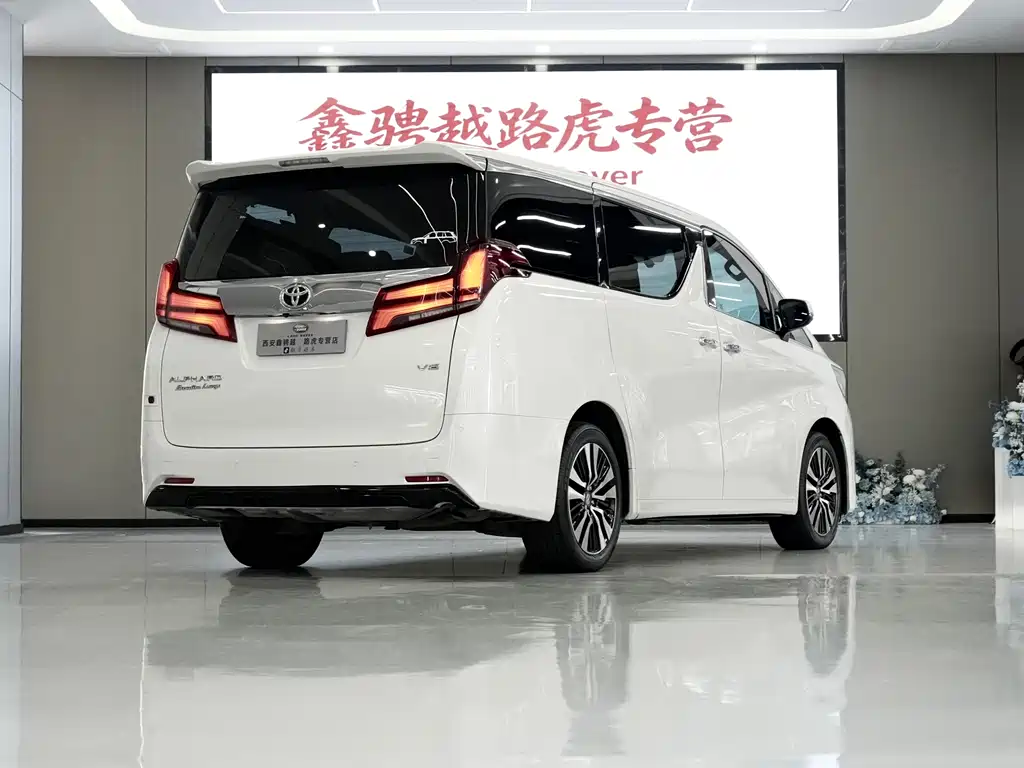 Toyota Alphard 2018 3.5L Luxury