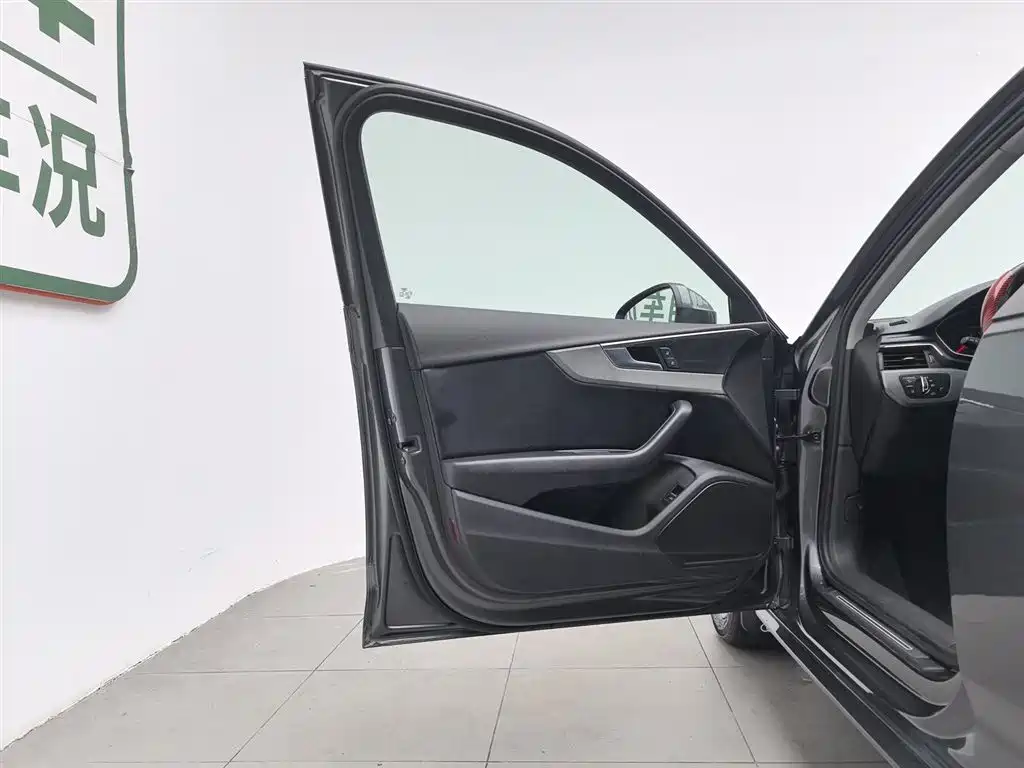 Audi A4L 2019 40 TFSI VI