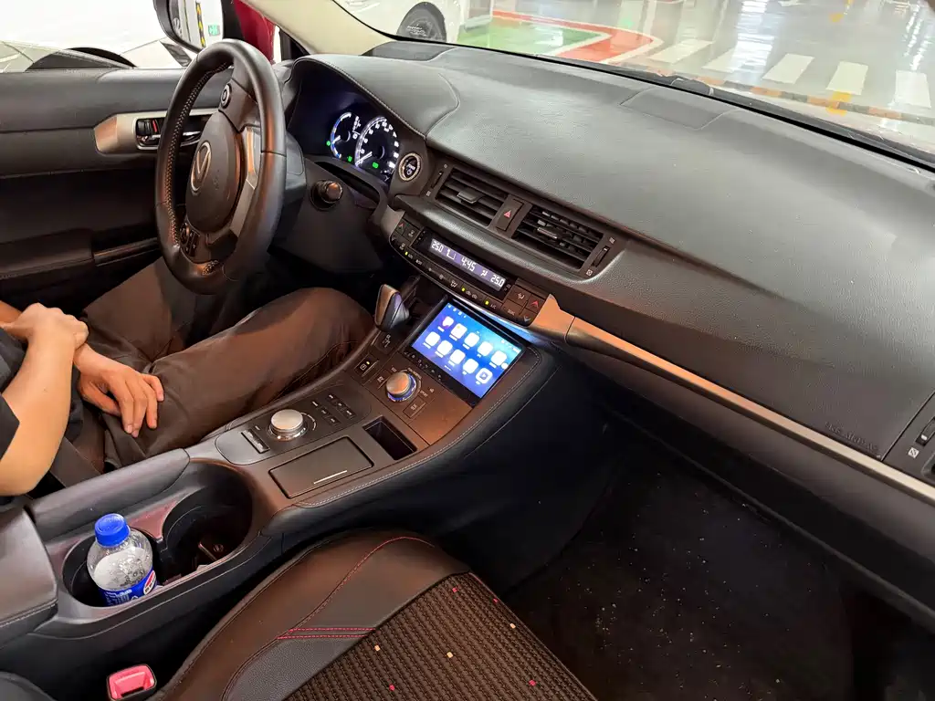 Lexus CT — миниатюра 7