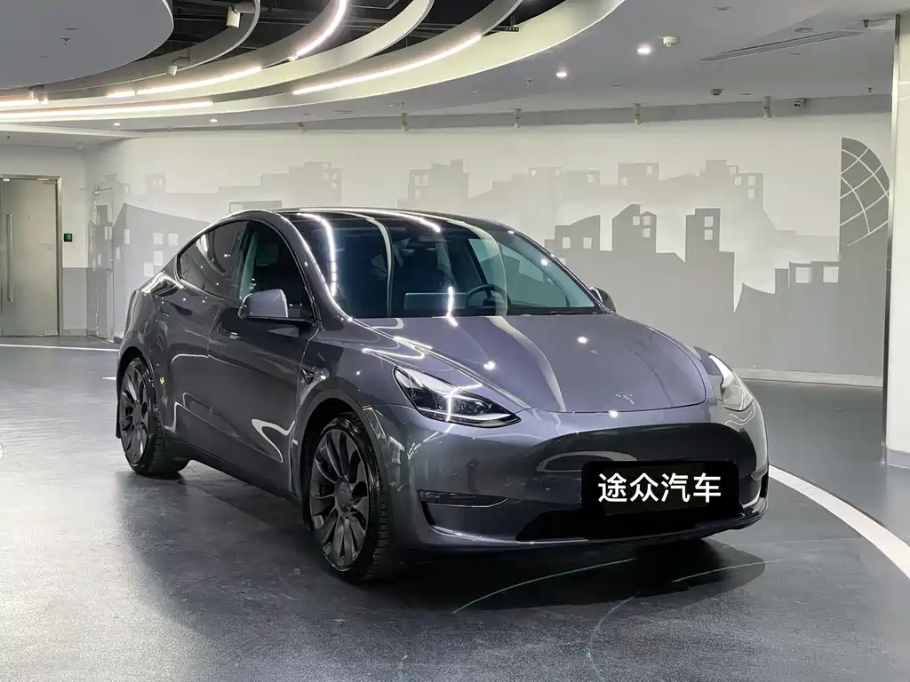TESLA MODEL Y