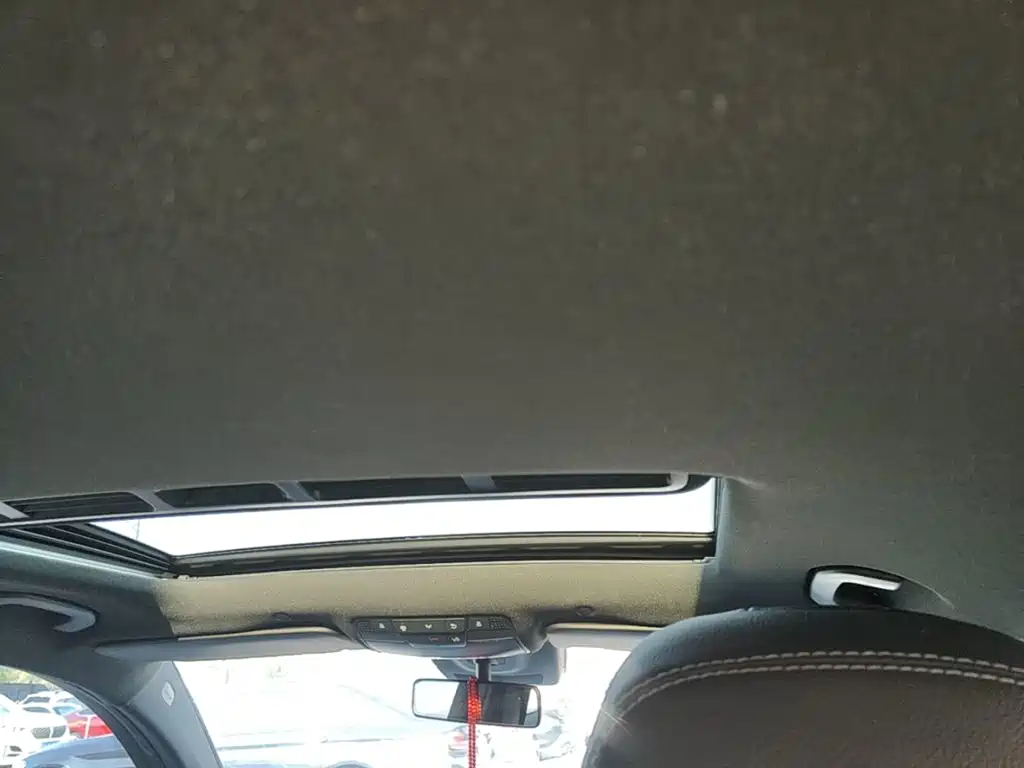 Mercedes-Benz EQC — миниатюра 18