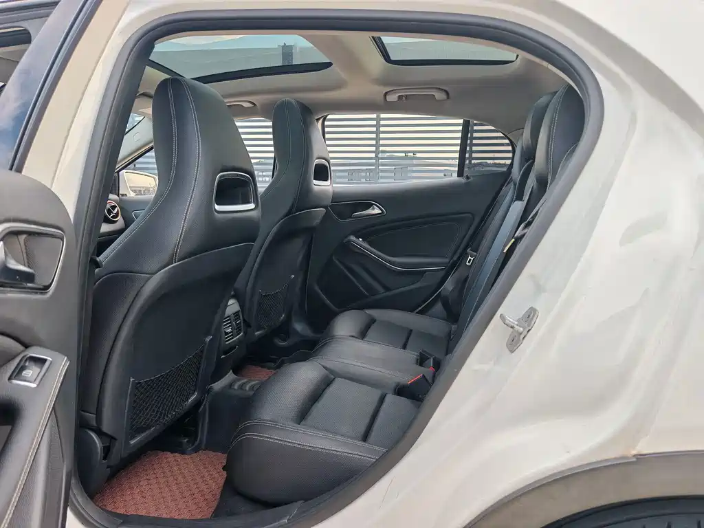 Mercedes-Benz GLA — миниатюра 9