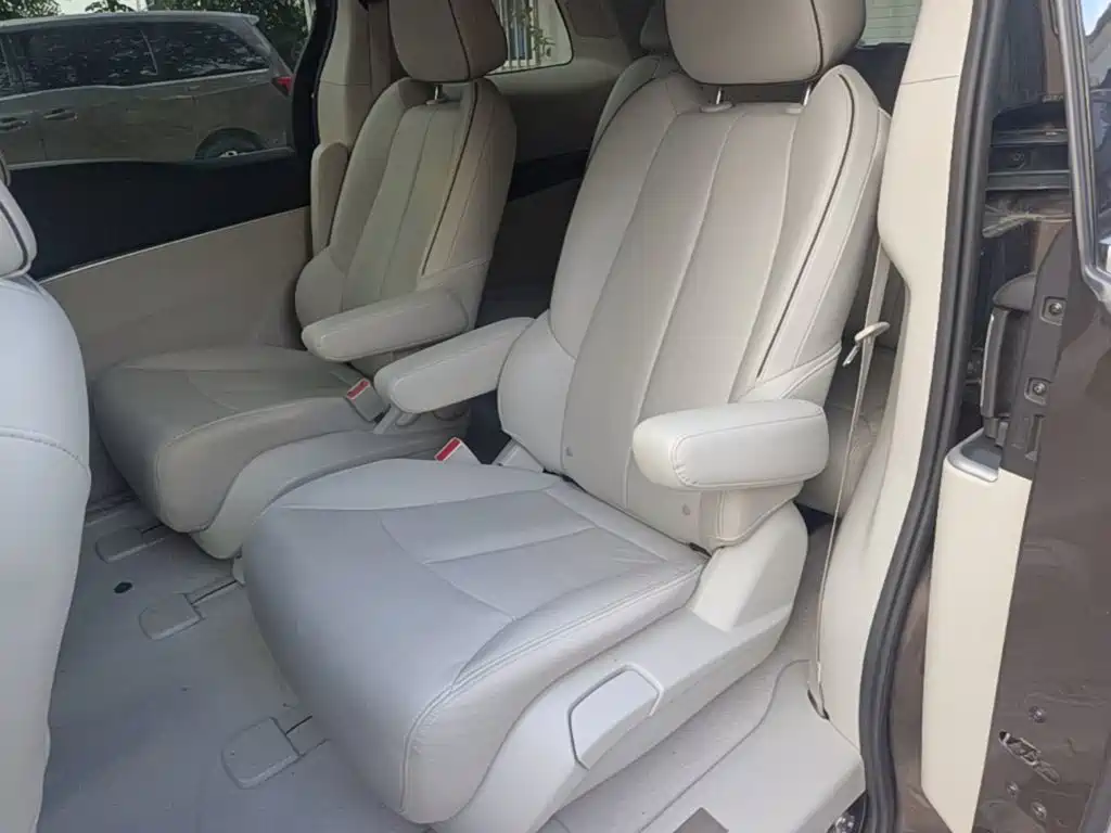 Buick GL8 — миниатюра 17
