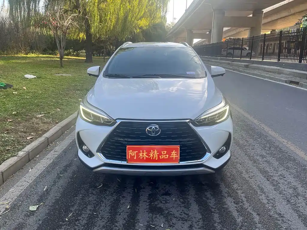 Toyota Yaris L — миниатюра 3