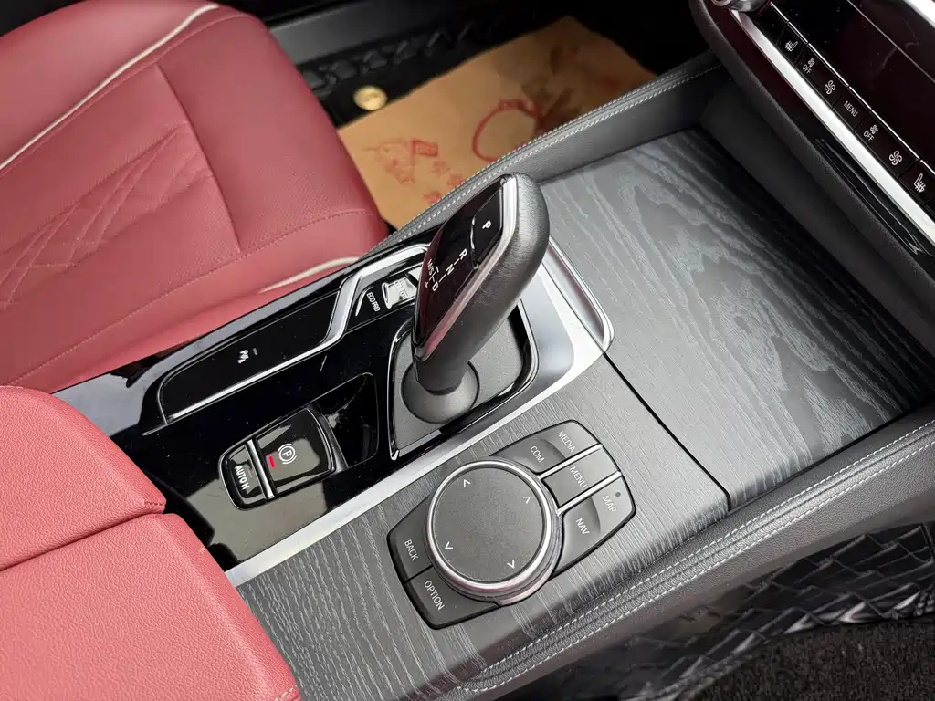 BMW 5 Series — миниатюра 9