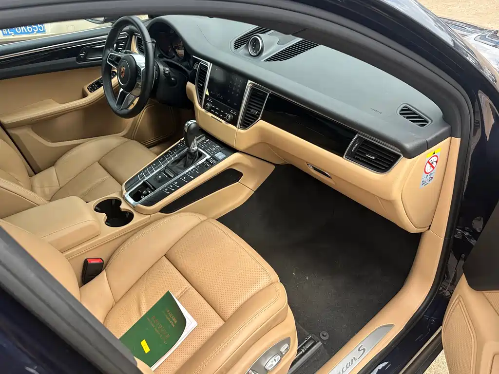 Porsche Macan — миниатюра 4