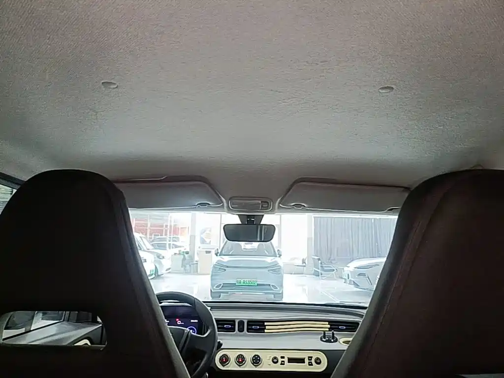 Wuling MINIEV — миниатюра 18
