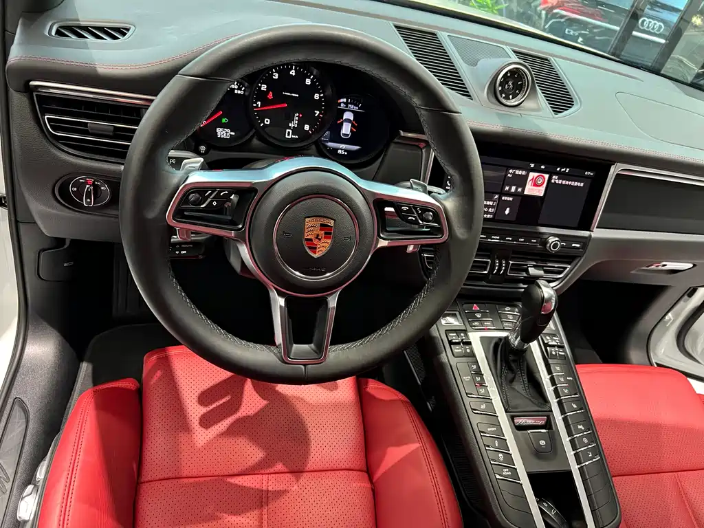 Porsche Macan — миниатюра 9