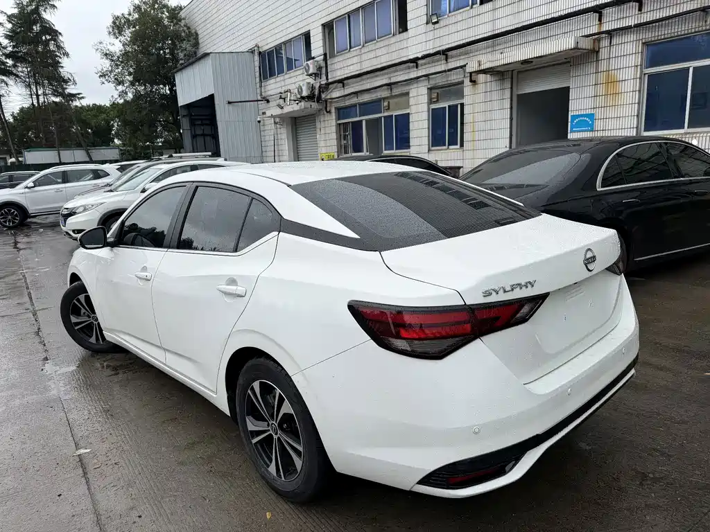 Nissan Sylphy — миниатюра 8