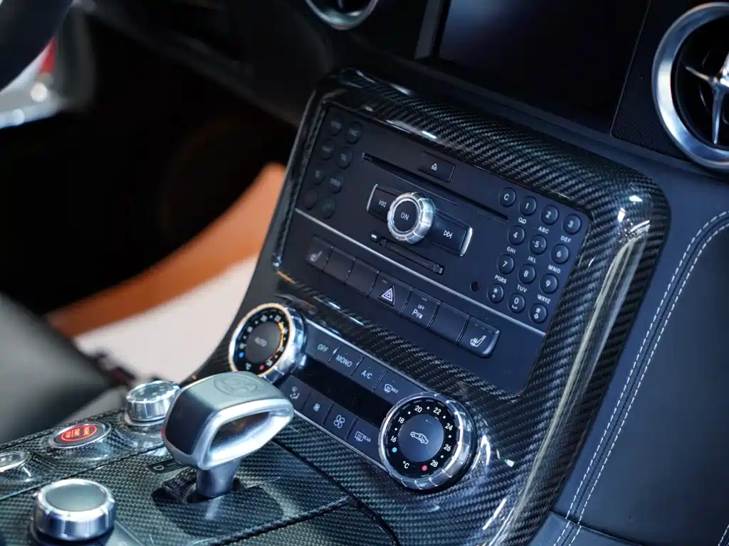 Mercedes-Benz SLS AMG — миниатюра 37