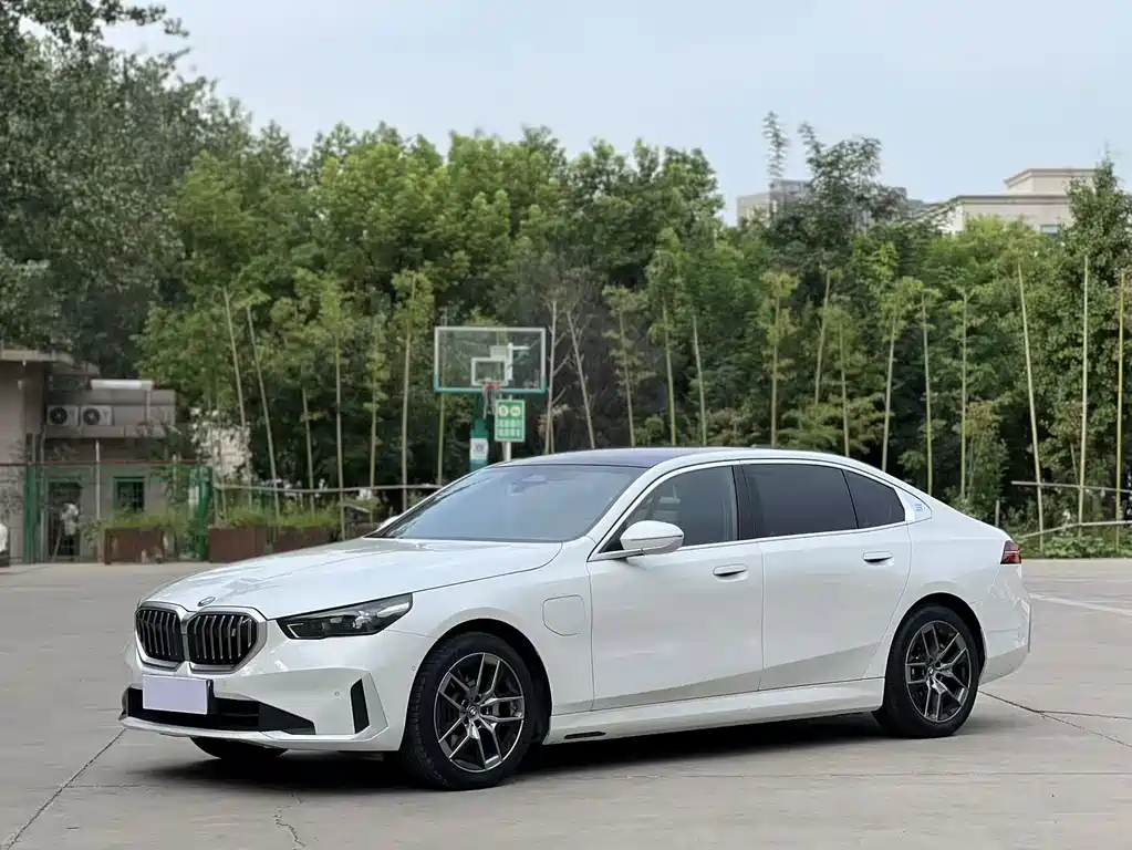 BMW i5 2024 eDrive 35L Luxury