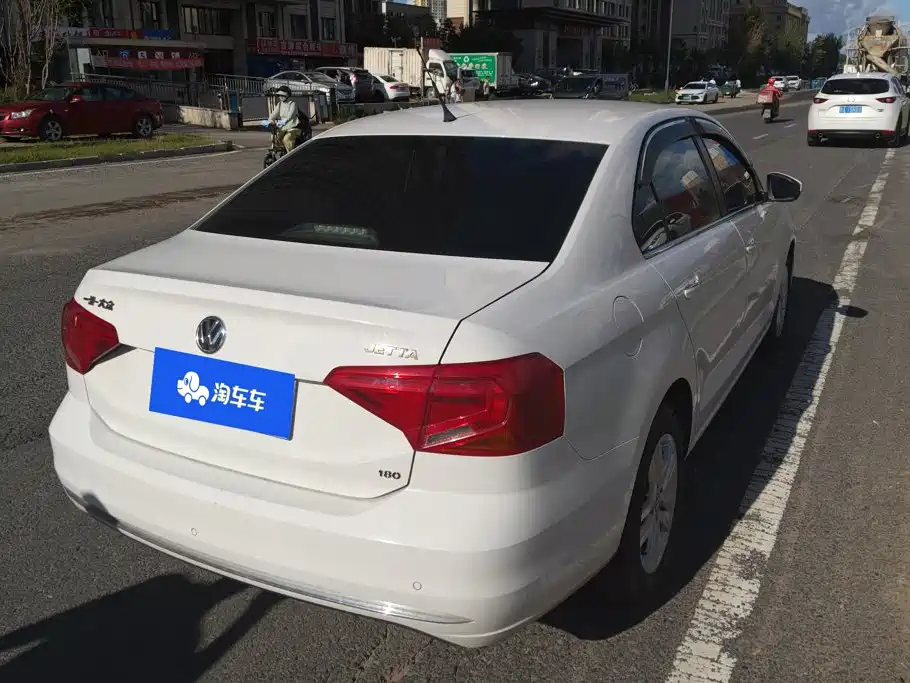 Volkswagen Jetta — миниатюра 3