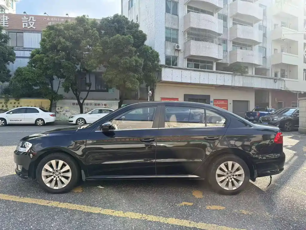 Volkswagen Lavida — миниатюра 4