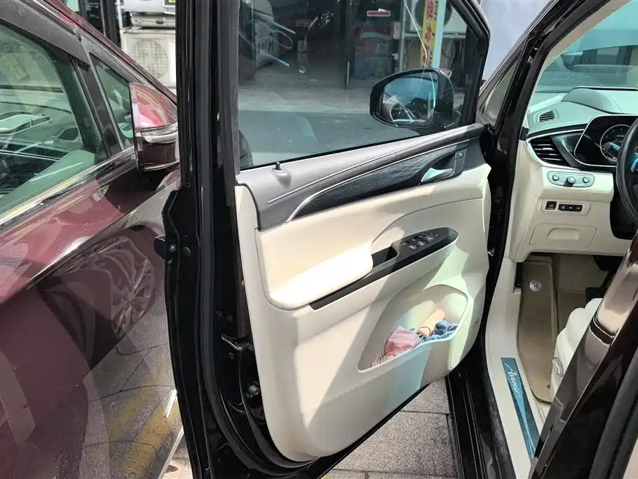 Buick GL8 2023 Avenir мест