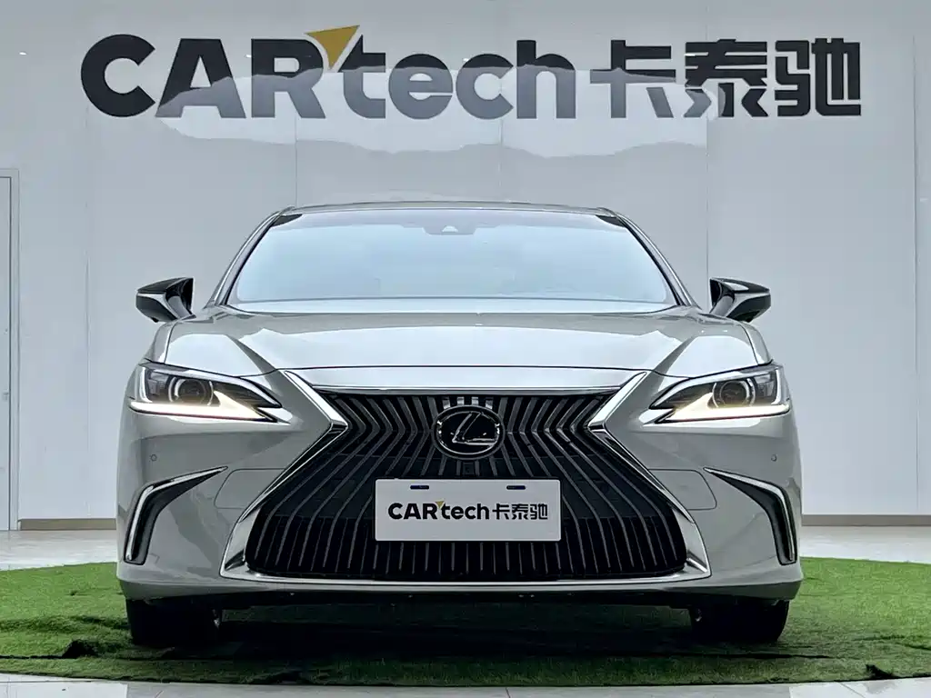 Lexus ES 2020 200