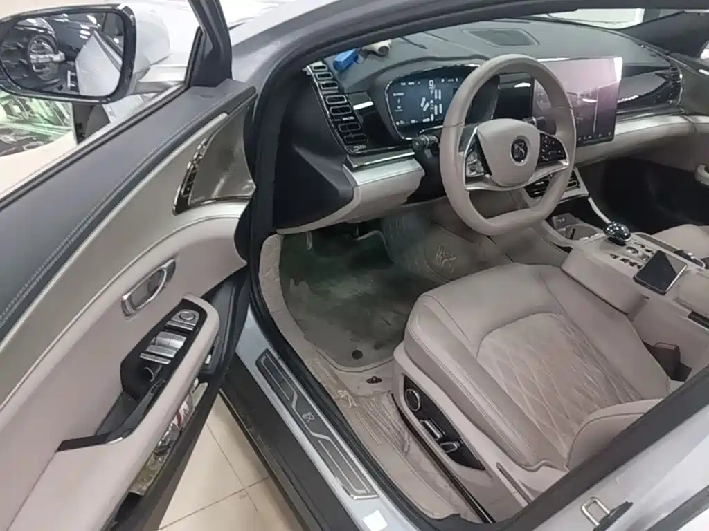 BYD Han — миниатюра 16