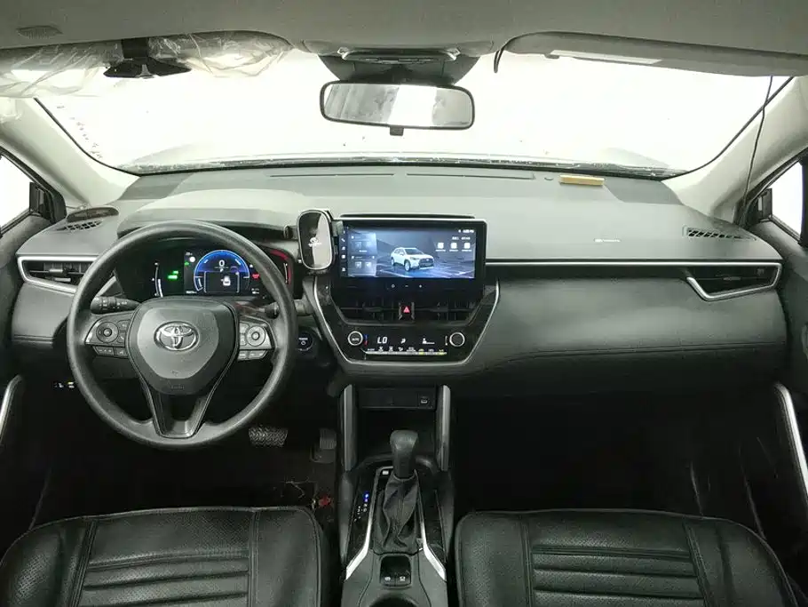 Toyota Corolla Cross — миниатюра 12