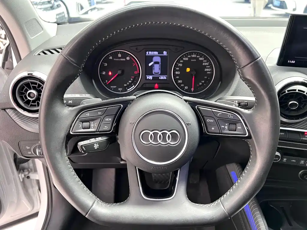 Audi Q2L — миниатюра 5