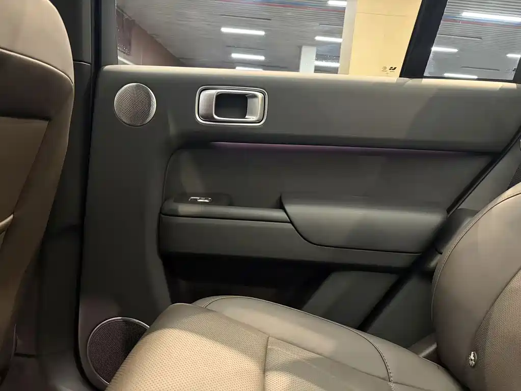 Li Auto Li L8 — миниатюра 15