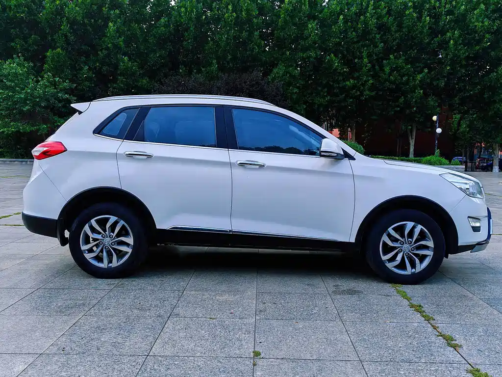 BAIC Senova X65 — миниатюра 10