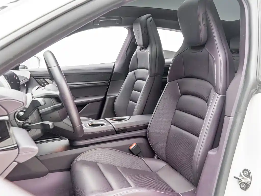 Porsche Taycan — миниатюра 18