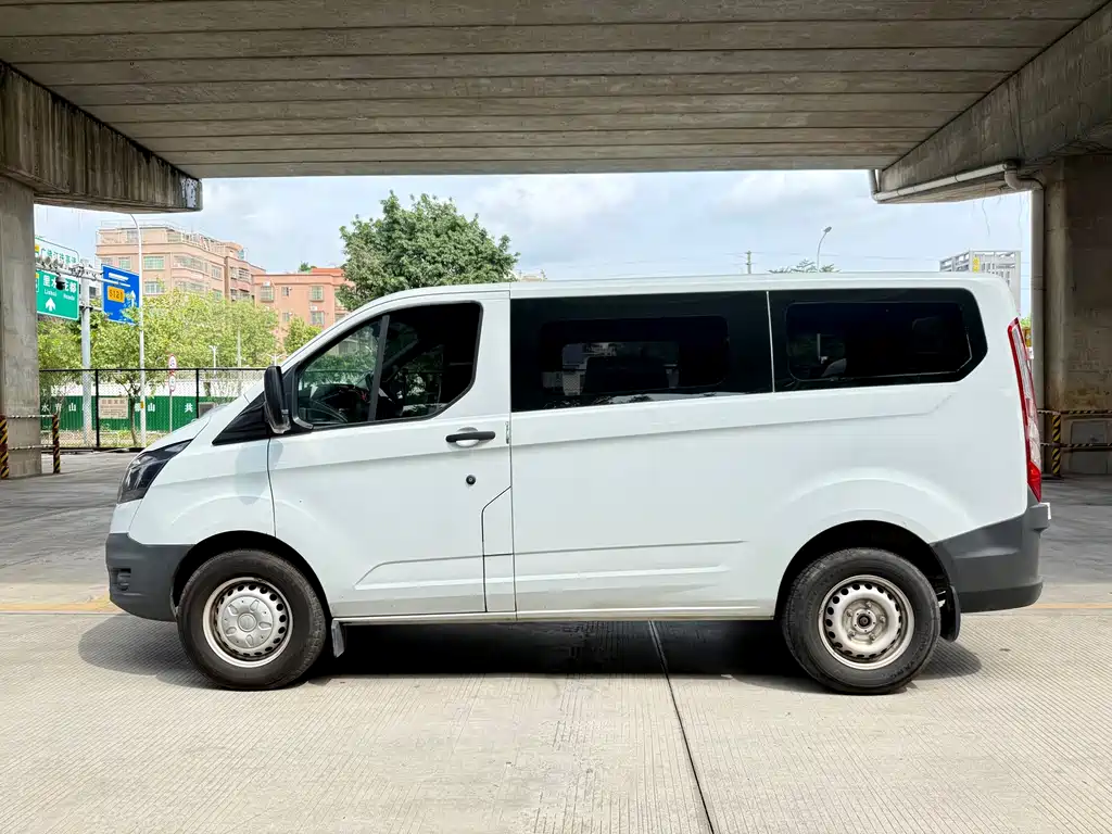 Ford Transit — миниатюра 8
