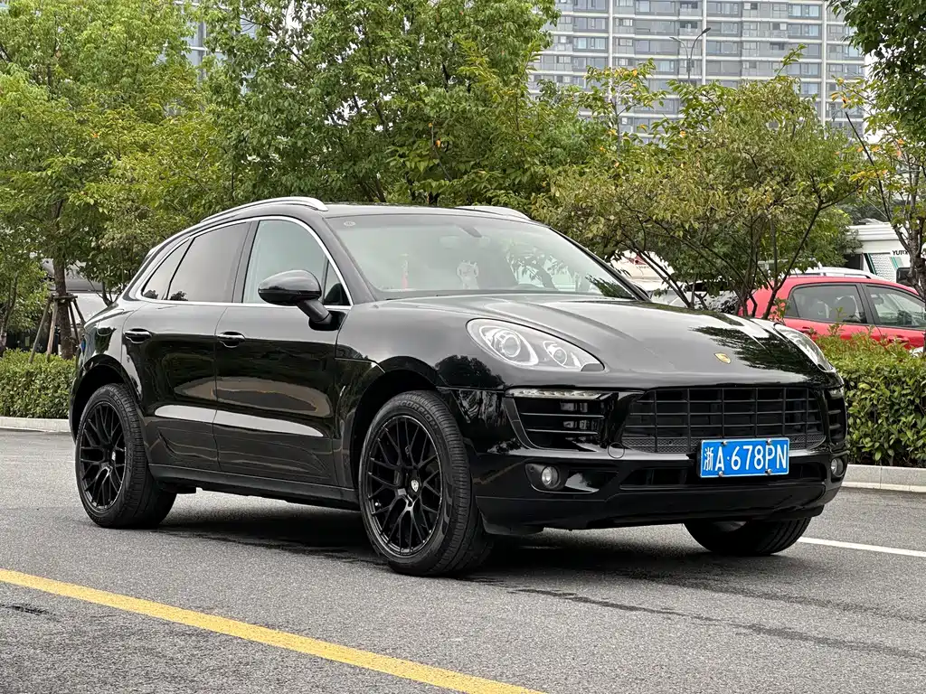 Porsche Macan — миниатюра 3