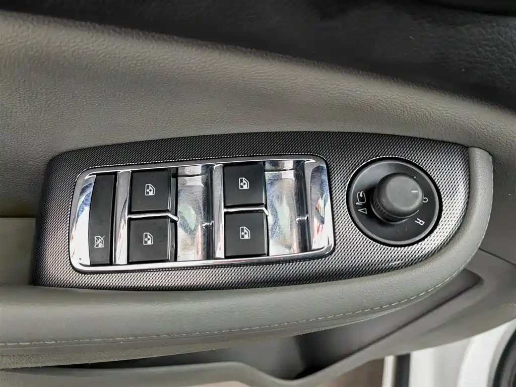 Chevrolet Malibu 2013 2.4L AT Luxury