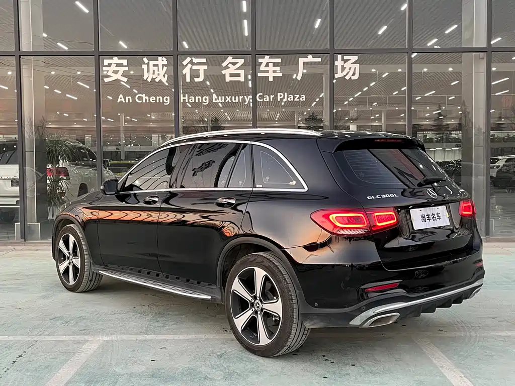 MERCEDES-BENZ GLC