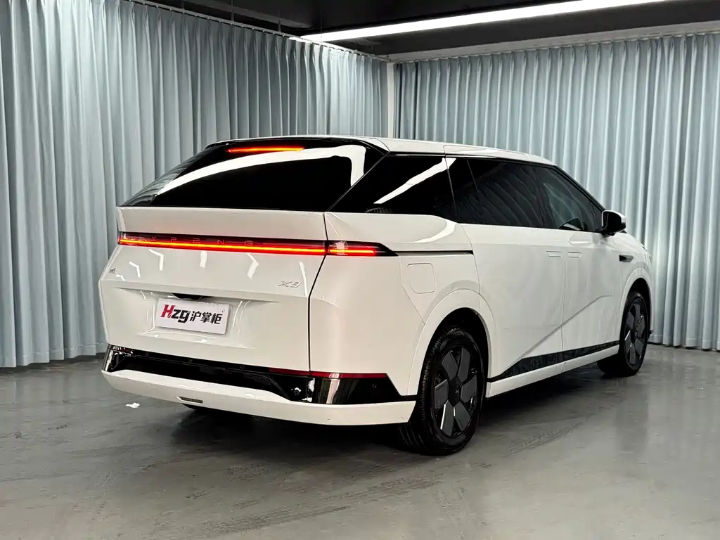 XPeng X9 — миниатюра 8