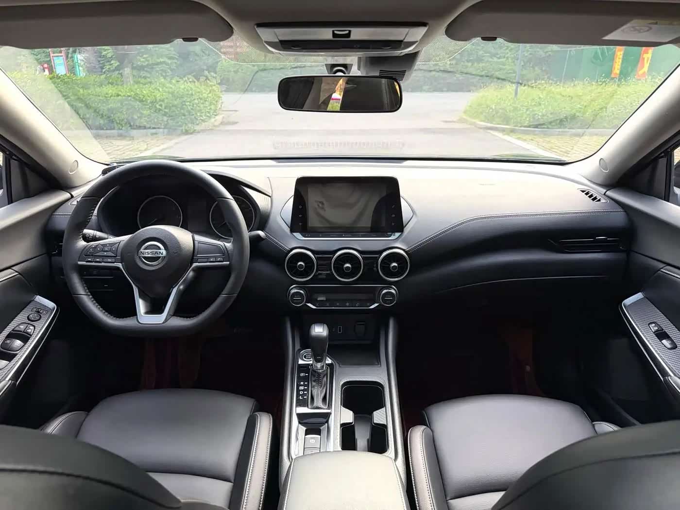 Nissan Sylphy 1.6 л 2023 г. Чёрный, пробег 42000 км