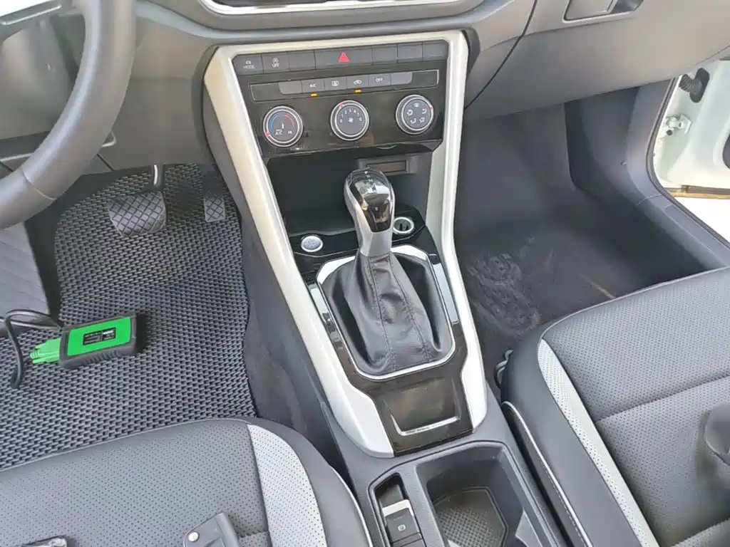 Volkswagen T-Roc — миниатюра 14
