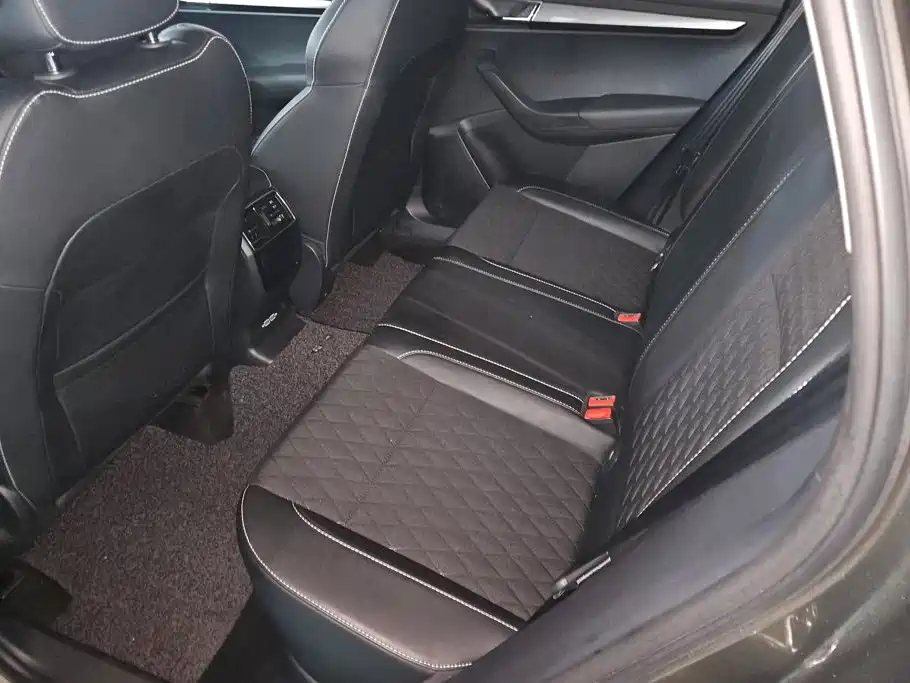 Skoda Karoq — миниатюра 11