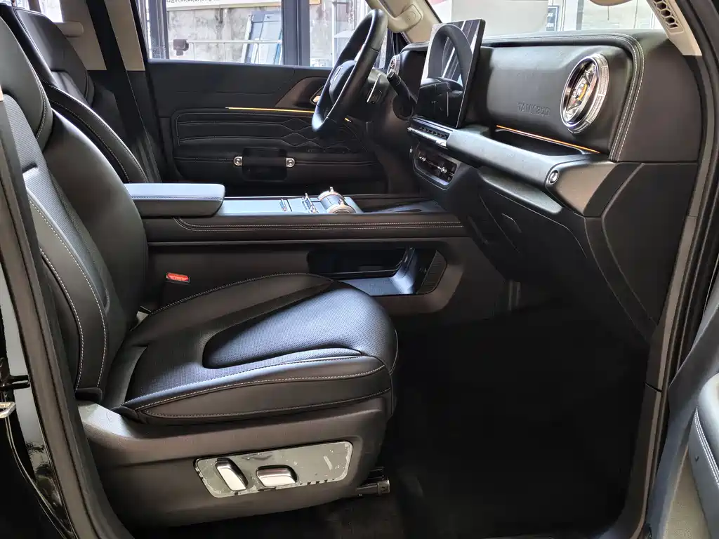 TANK TANK 300 NEW ENERGY