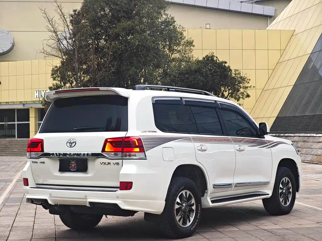 Toyota Land Cruiser 2010 4.7L AT VX