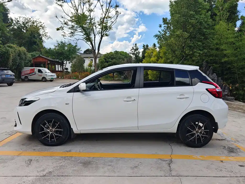 Toyota Vios FS — миниатюра 5