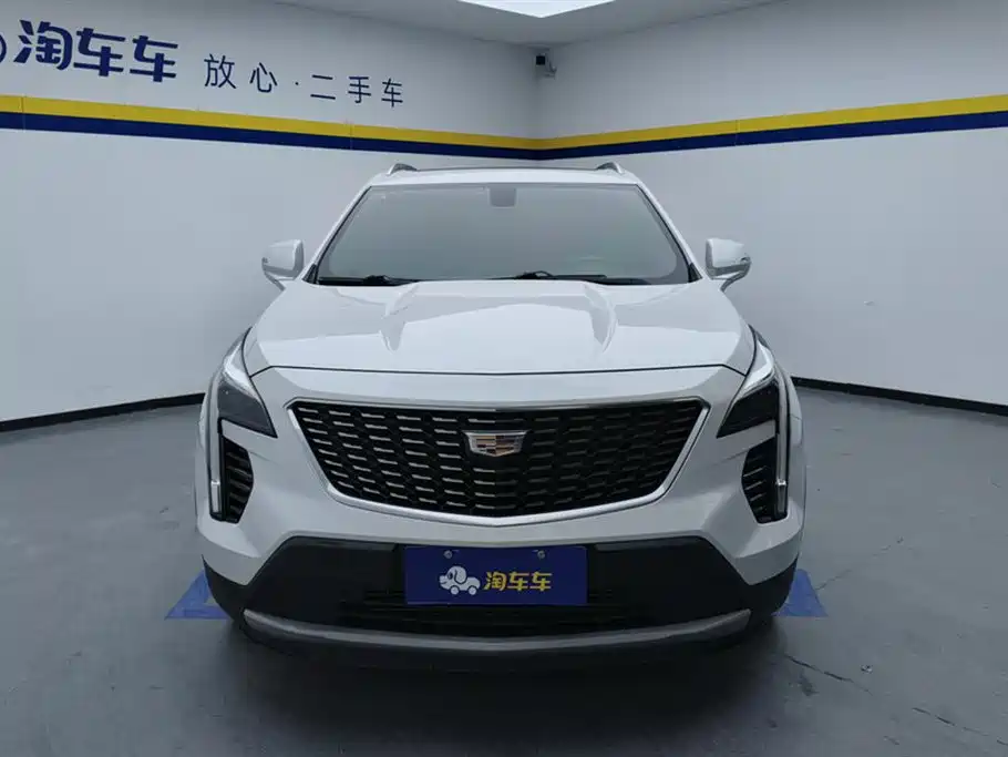 CADILLAC XT4