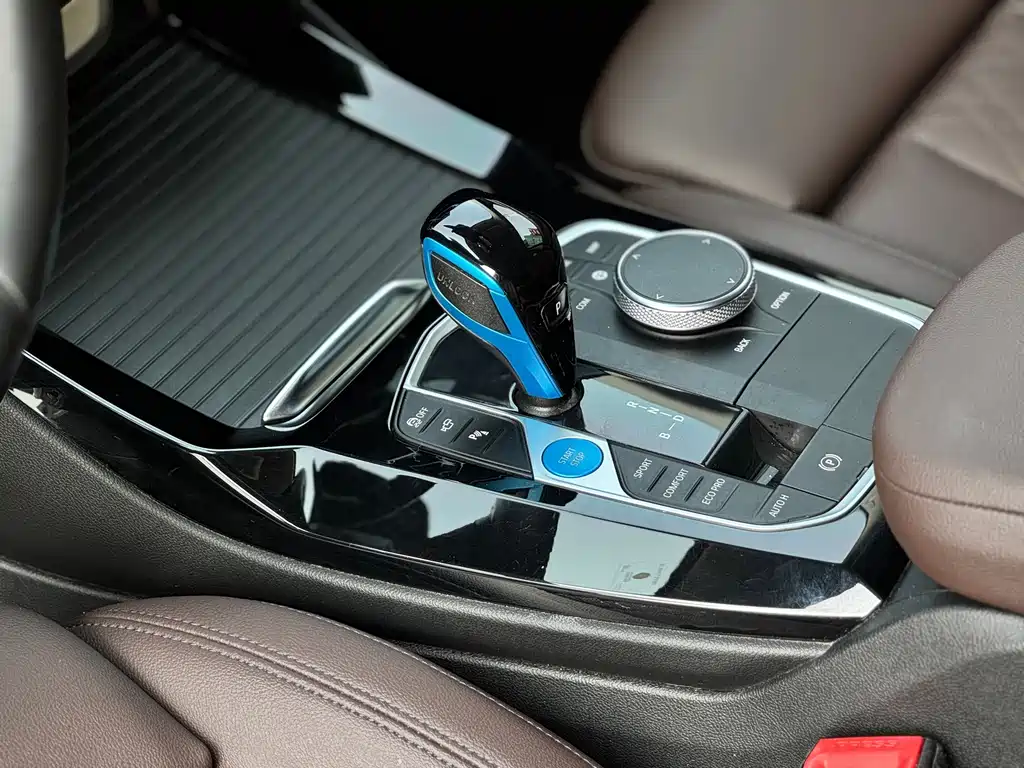BMW iX3 — миниатюра 16